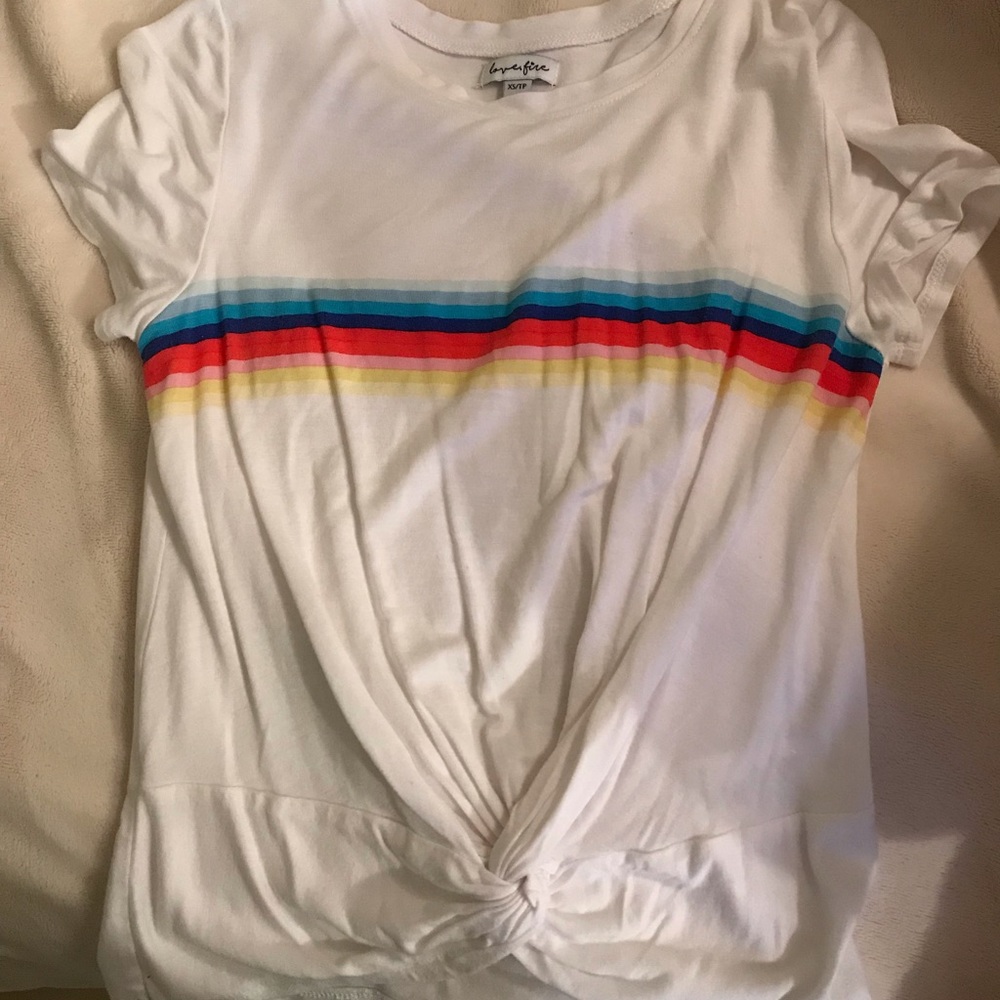 Cute t-shirt with striped middle